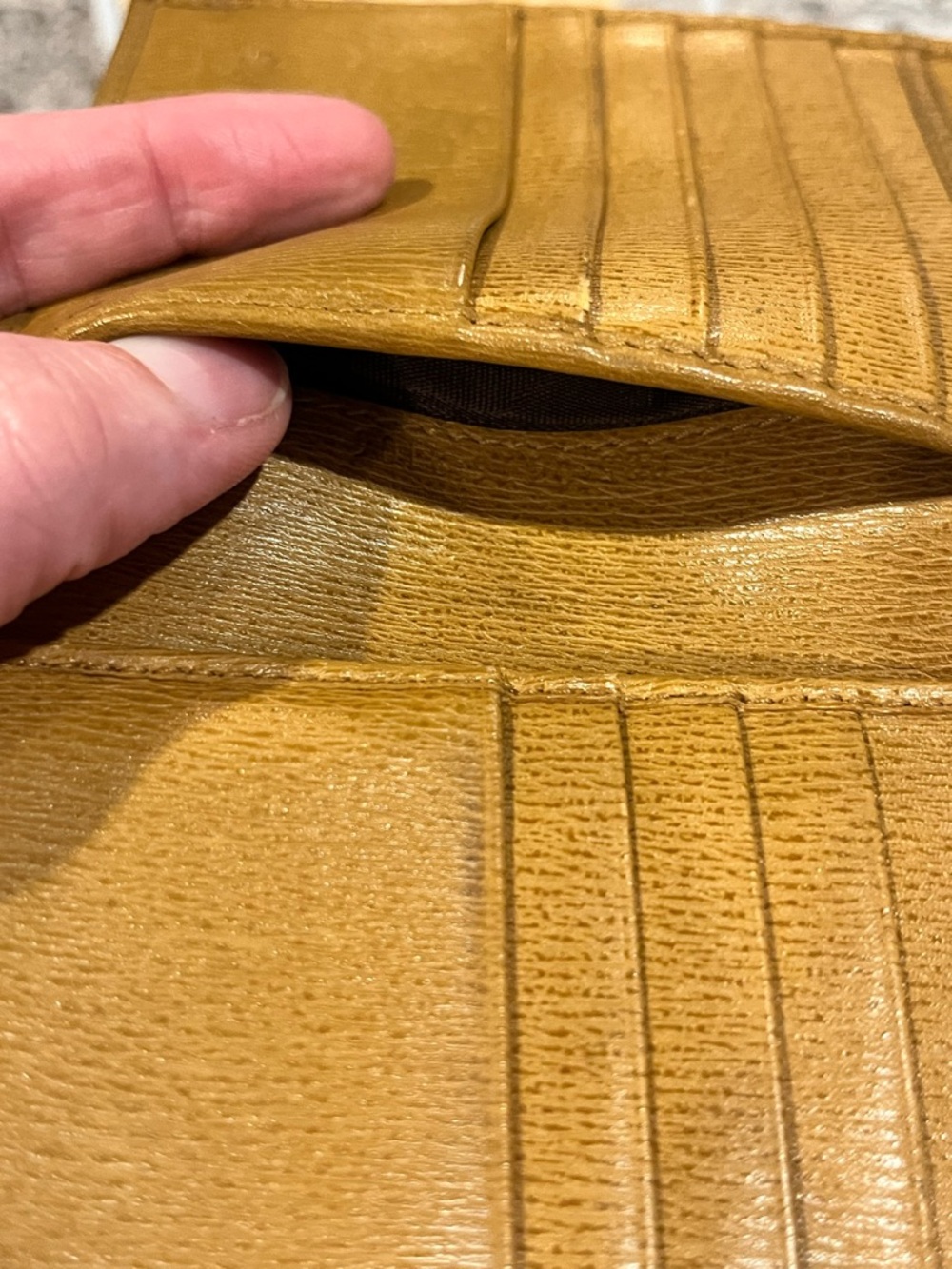 Gucci Dijon Yellow Leather Bifold Wallet with Silver-Tone Logo - Picture 11 of 13